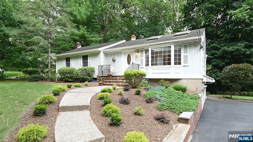 756 Sunset Terrace - Photo 3