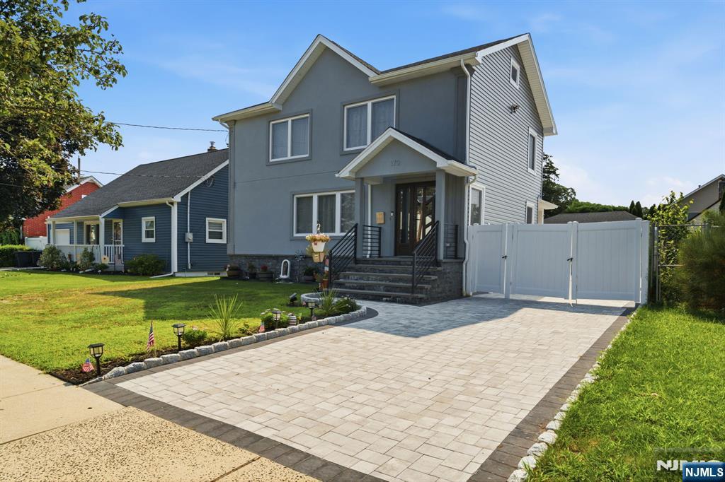 170 Mount Pleasant Avenue - Photo 1