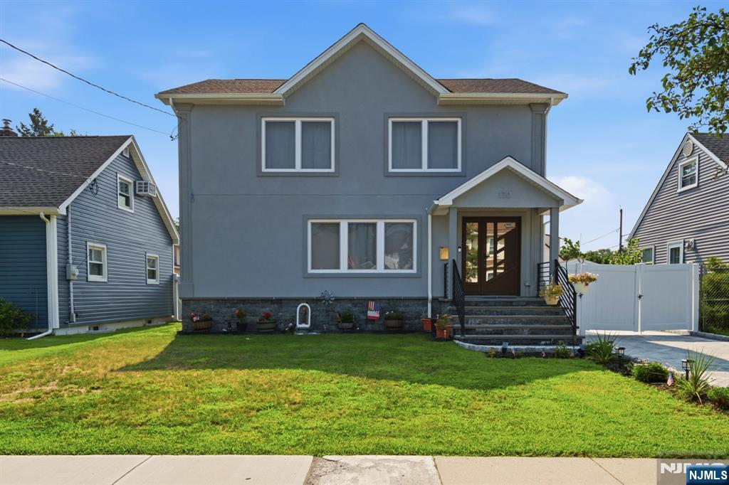 170 Mount Pleasant Avenue - Photo 2
