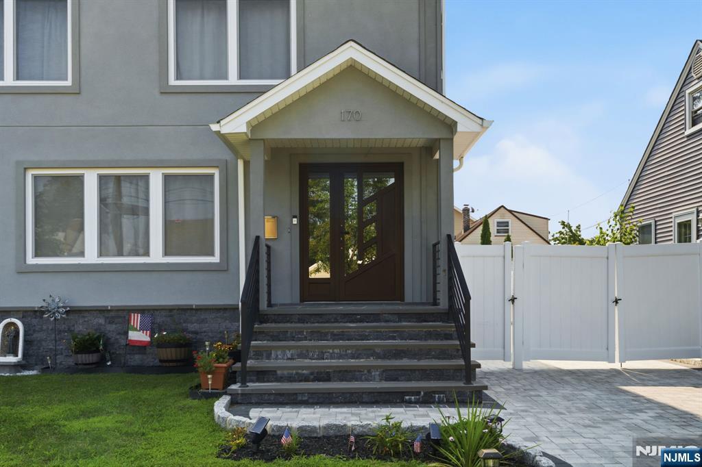 170 Mount Pleasant Avenue - Photo 3