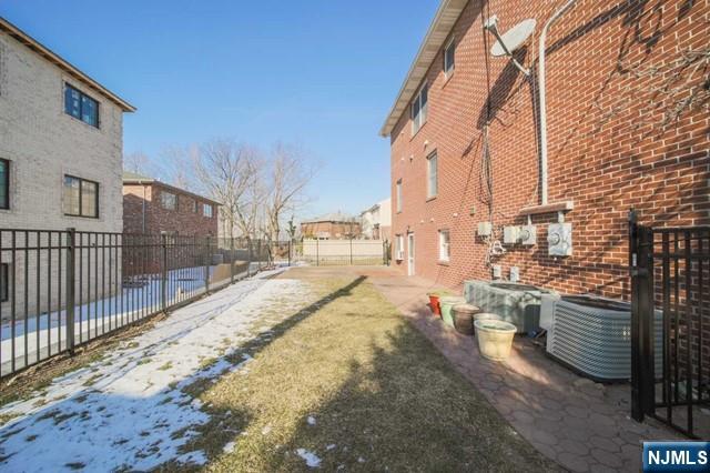 830 Elizabeth Street 2 - Photo 4