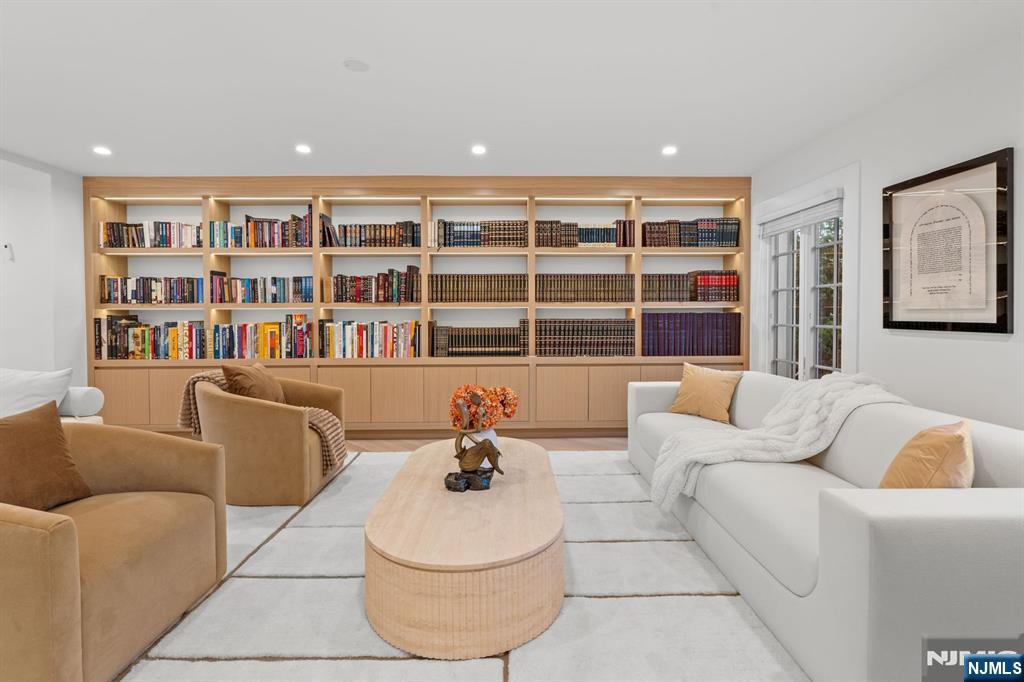 306 Hutchinson Road