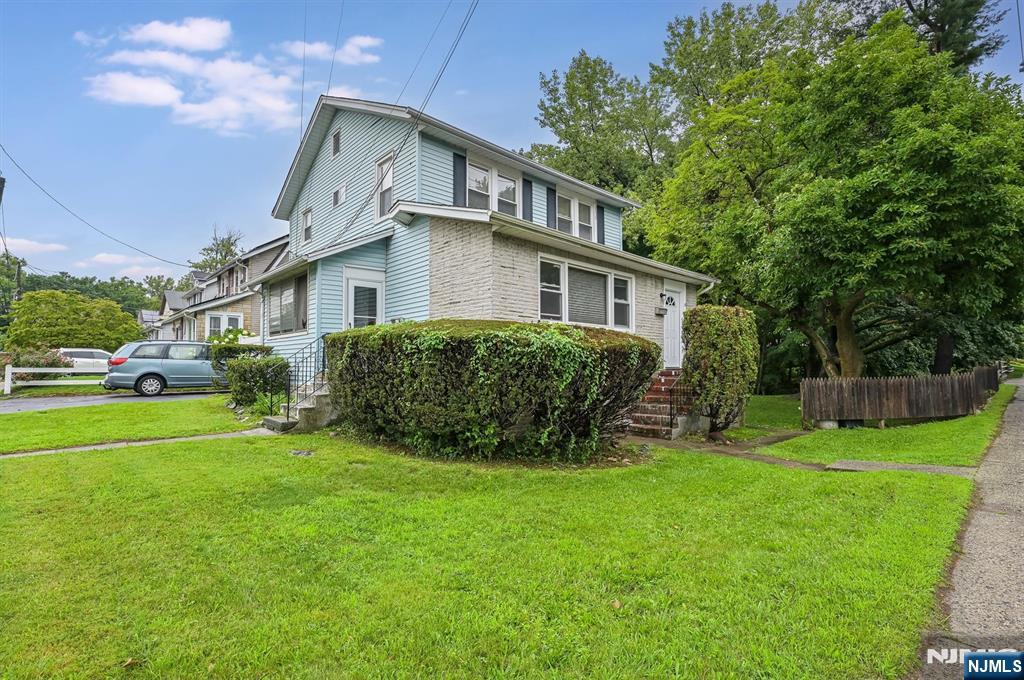 230 Madison Avenue - Photo 2