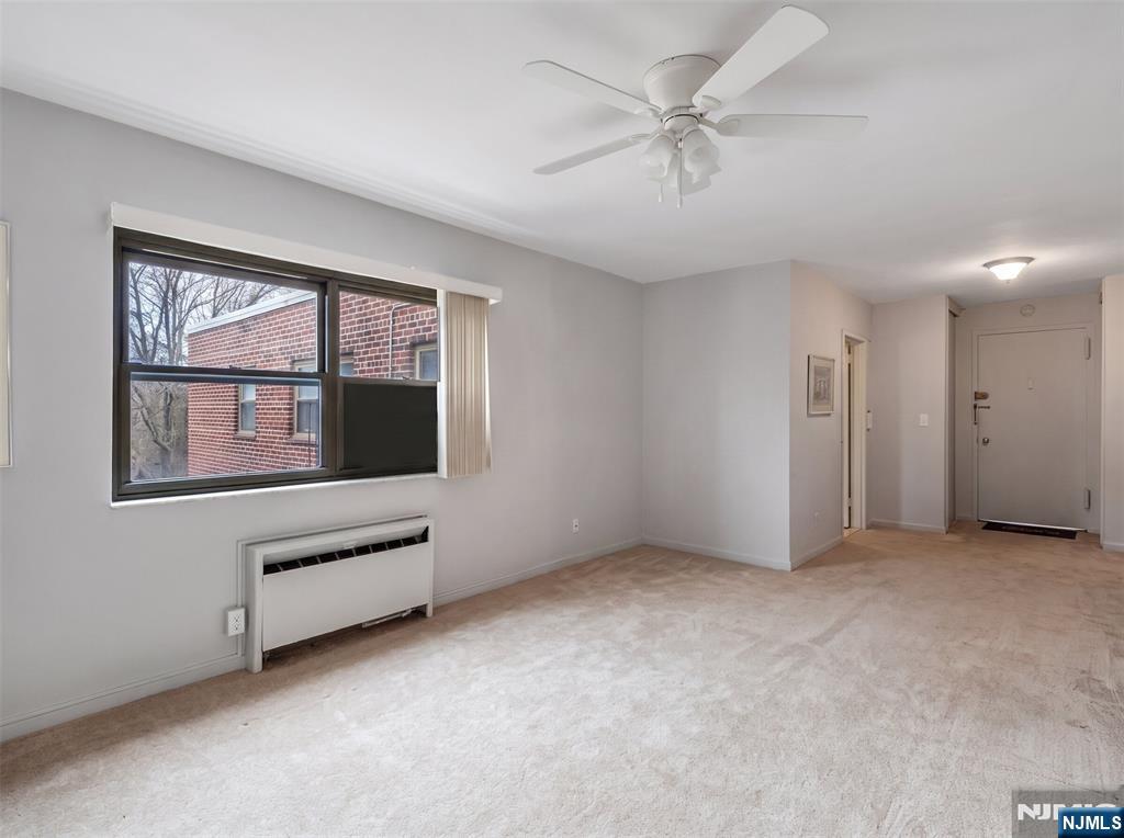 420 Park Place 5C - Photo 1