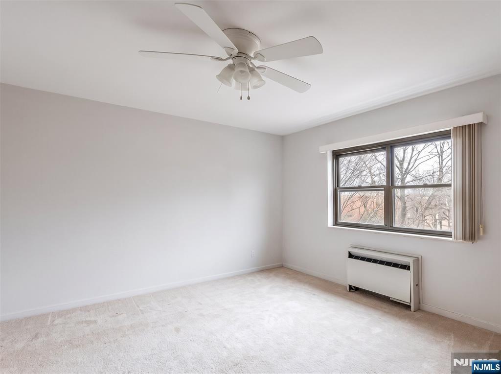420 Park Place 5C - Photo 2