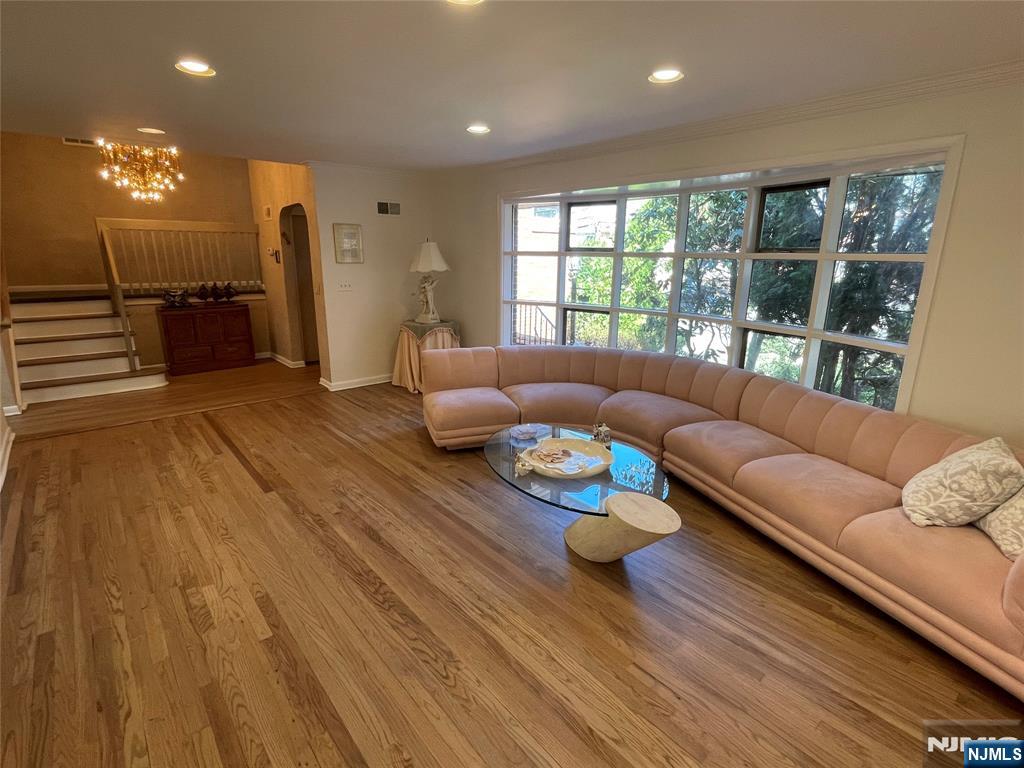 526 Rutland Avenue - Photo 3