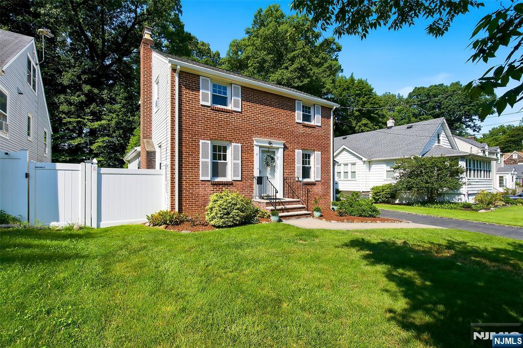 11 Monroe Avenue - Photo 3