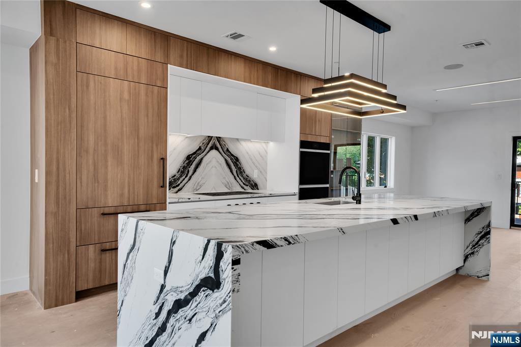 1522 11th Street - Photo 5