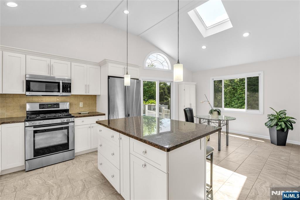 4-25 Boyd Ave, Fair Lawn, NJ 07410
