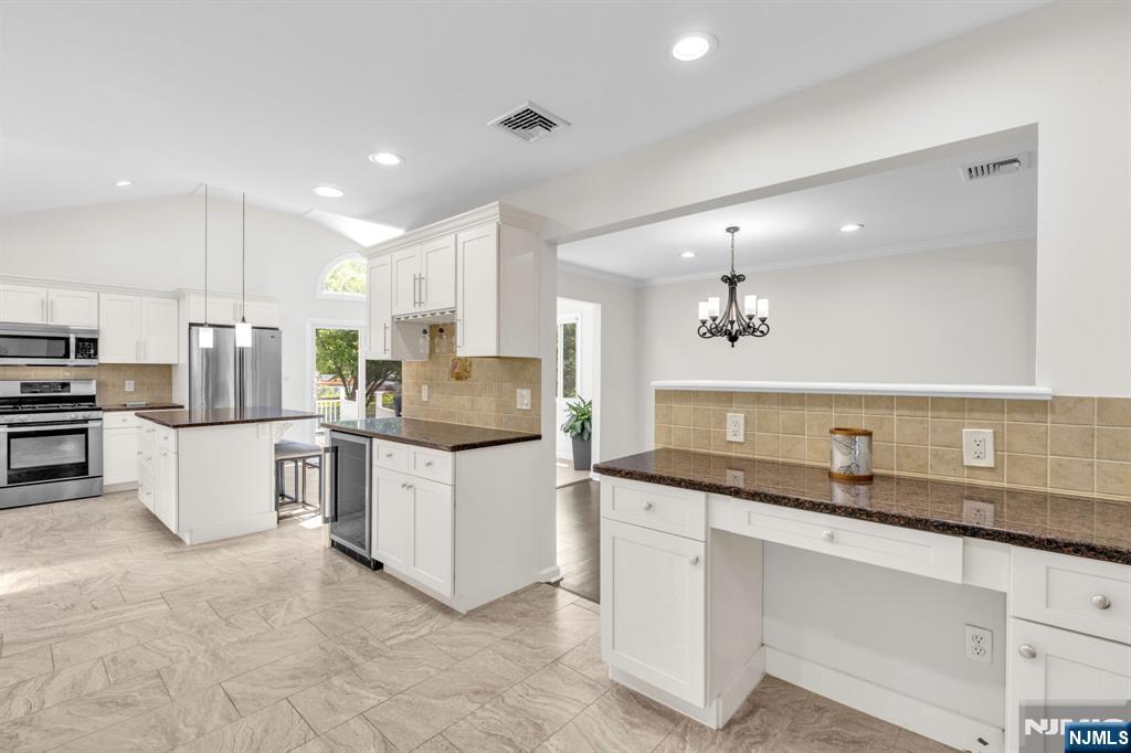 4-25 Boyd Ave, Fair Lawn, NJ 07410
