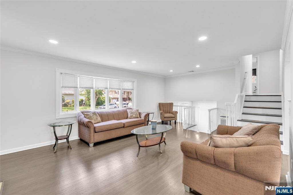 4-25 Boyd Ave, Fair Lawn, NJ 07410
