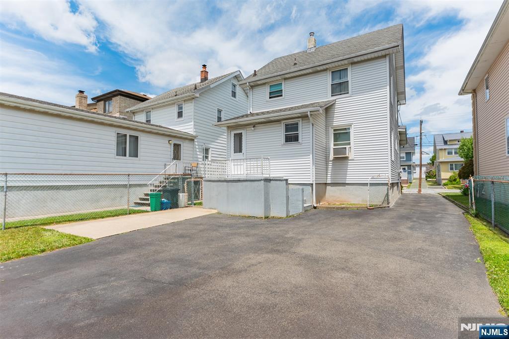 346 Page Ave, Lyndhurst, NJ 07071