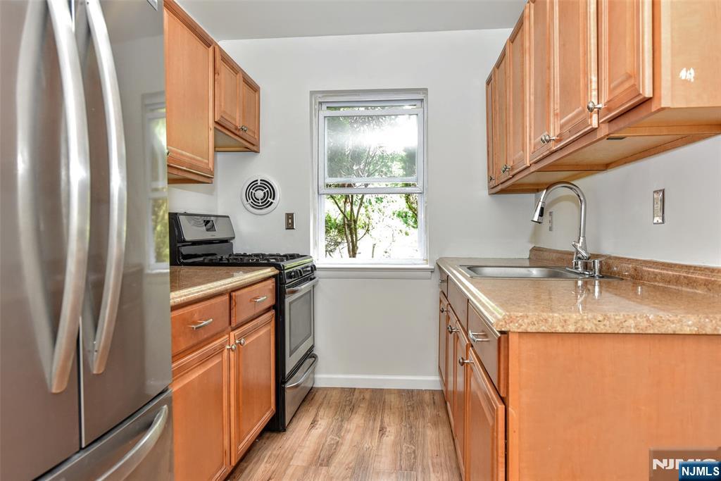 12 Regency Park