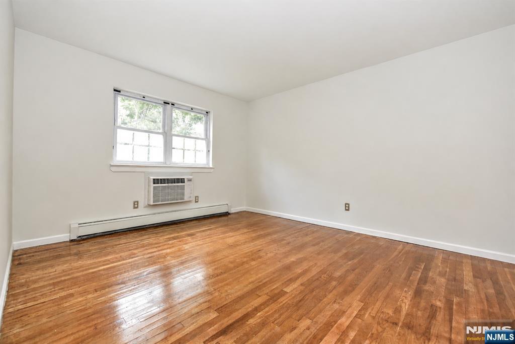 12 Regency Park