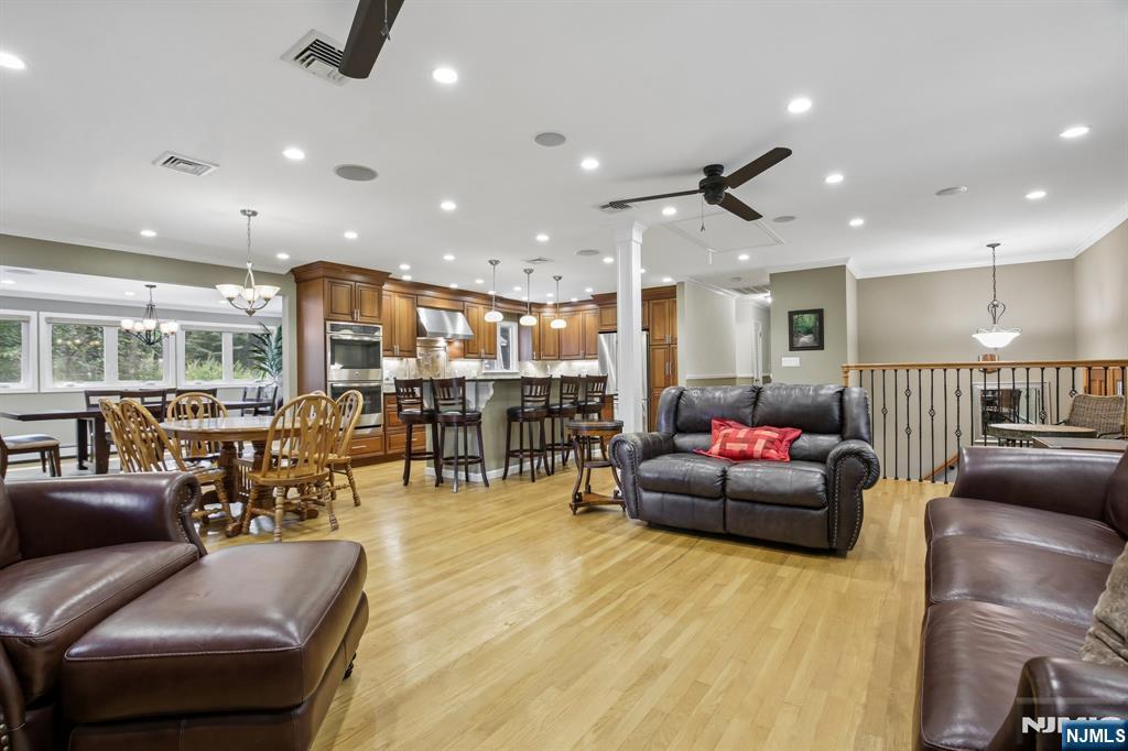 26 Birch Rd, Mahwah, NJ 07430