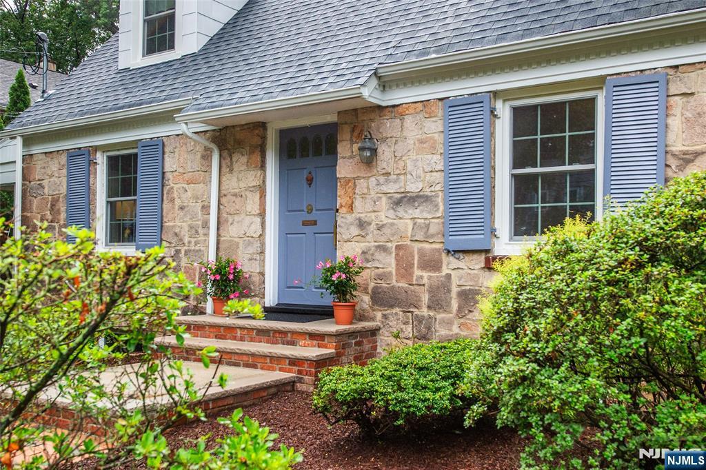 3rd image of 9 Hamilton Ter, Montclair, NJ 07043 | MLS# 26028583