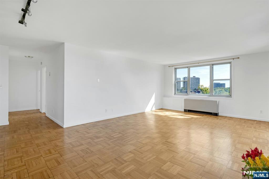 2000 Linwood Avenue 7K - Photo 5