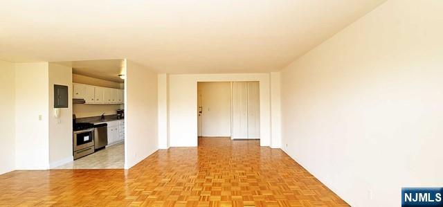 2348 Linwood Avenue 4M - Photo 4