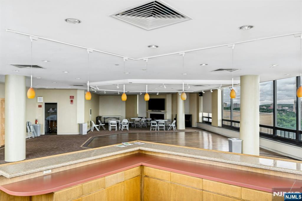 900 Palisade Ave #4F, Fort Lee, NJ 07024