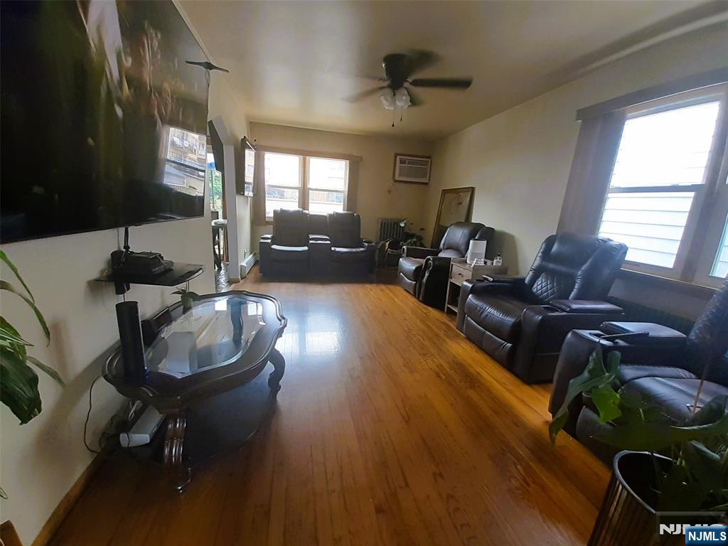 75 PRESTON Street - Photo 3