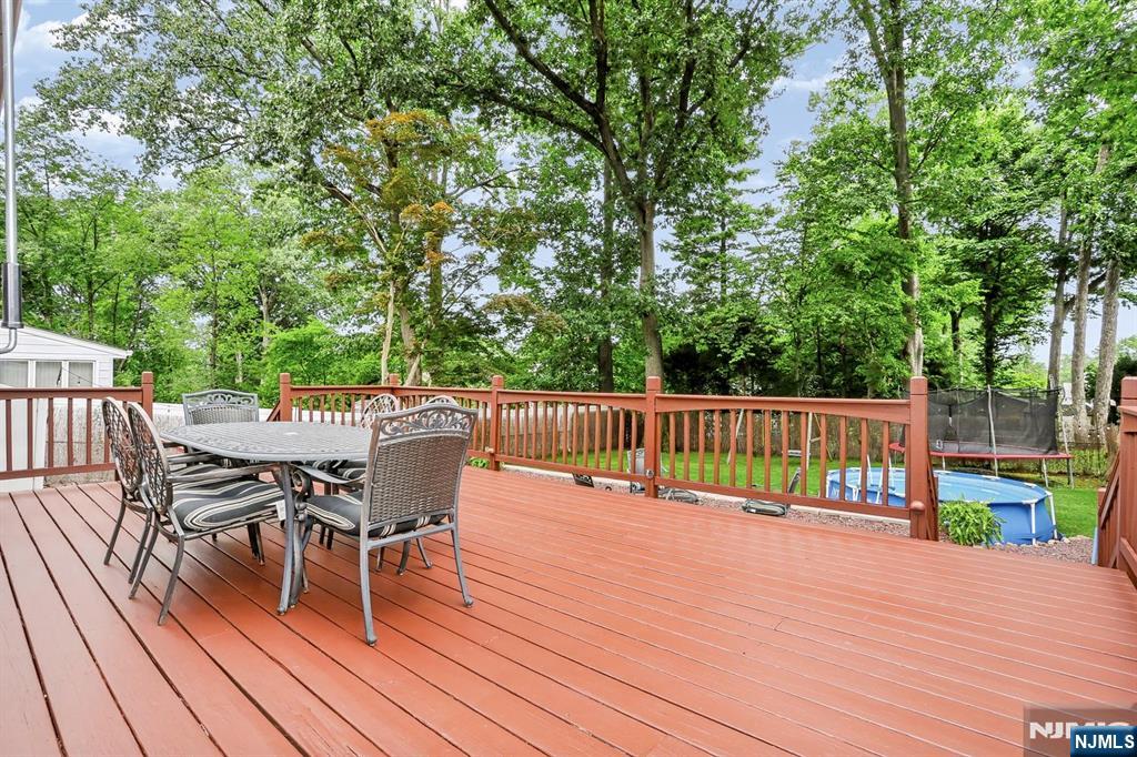 264 Lincoln Boulevard - Photo 4