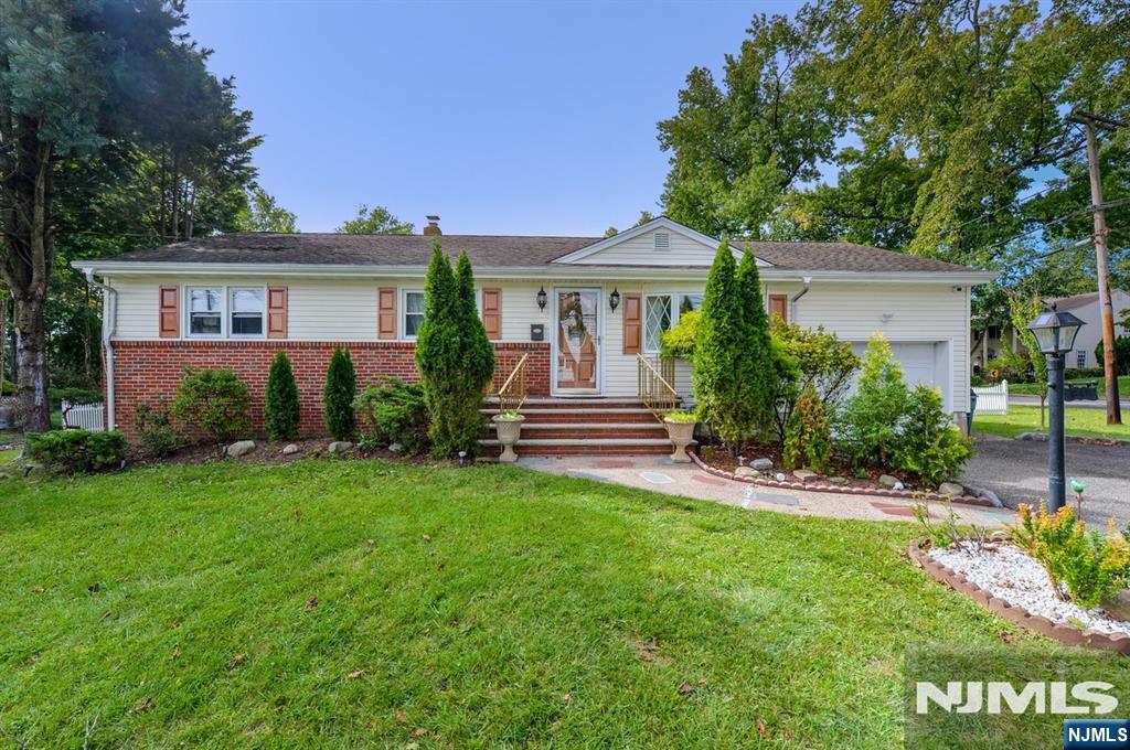 841 Martin Avenue - Photo 1