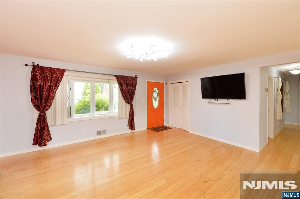 841 Martin Avenue - Photo 4