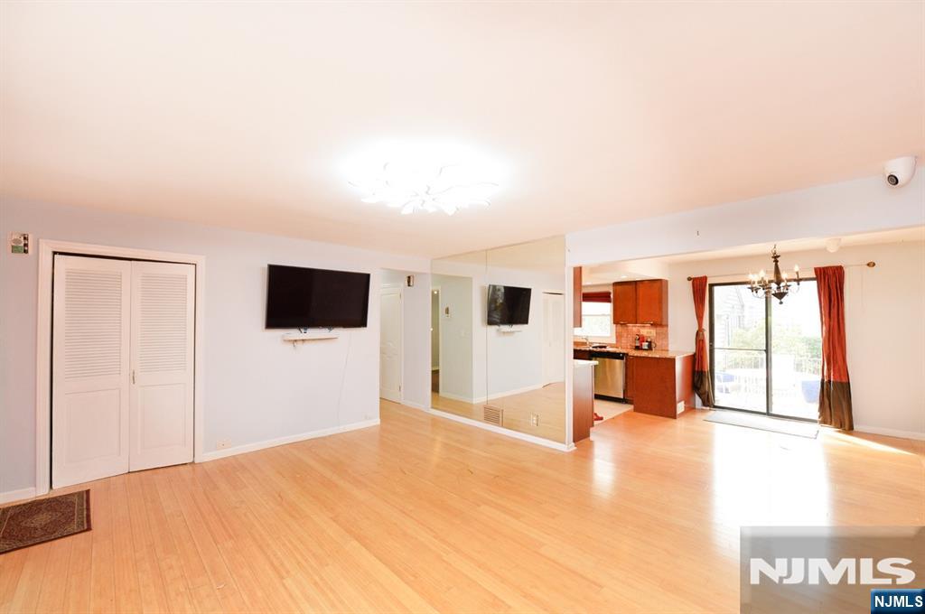 841 Martin Avenue - Photo 5