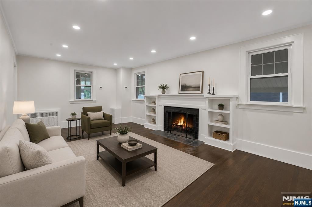 1087 Lambert Rd, Teaneck, NJ 07666