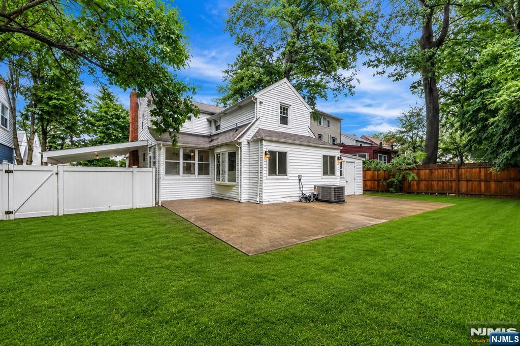 1087 Lambert Rd, Teaneck, NJ 07666
