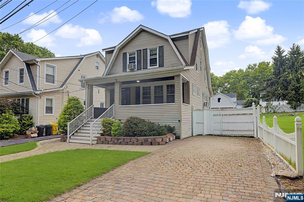 126 Genesee Ave, Teaneck, NJ 07666