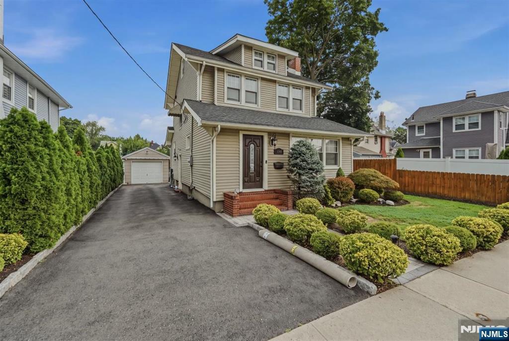 198 Preston St, Ridgefield Park, NJ 07660