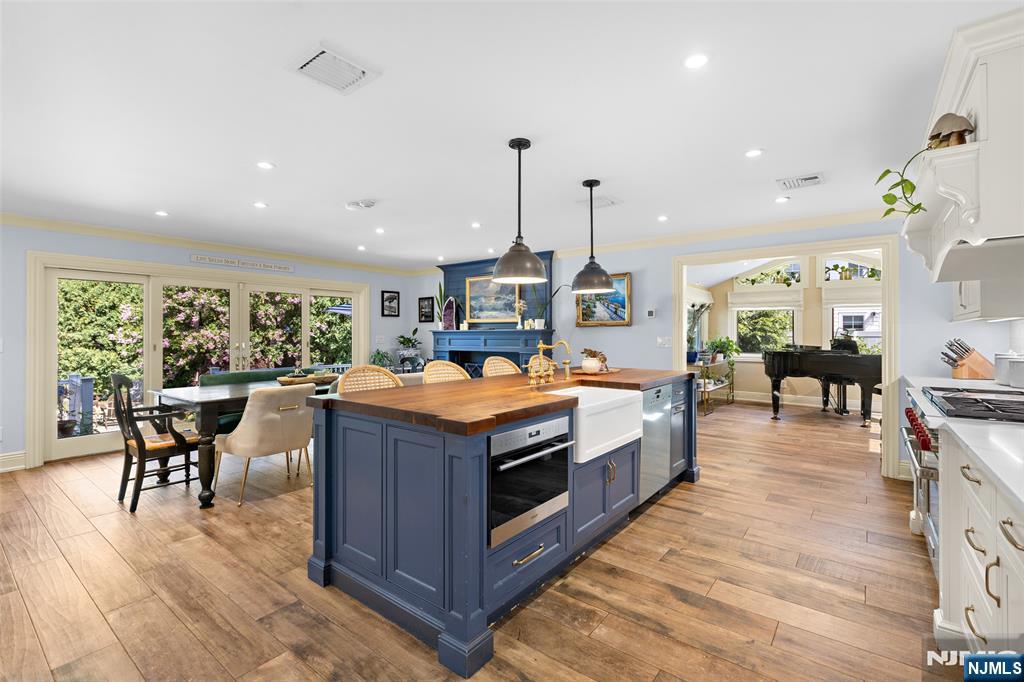 440 Colonial Boulevard