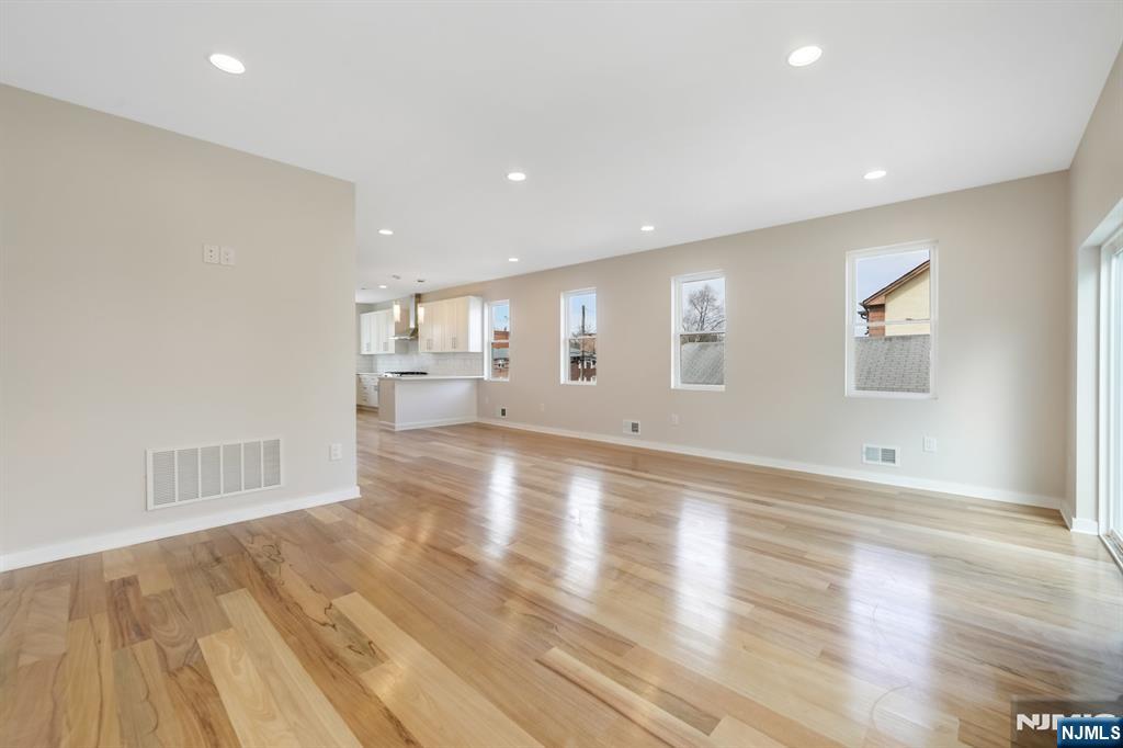 224 Kinderkamack Road UNIT A - Photo 4