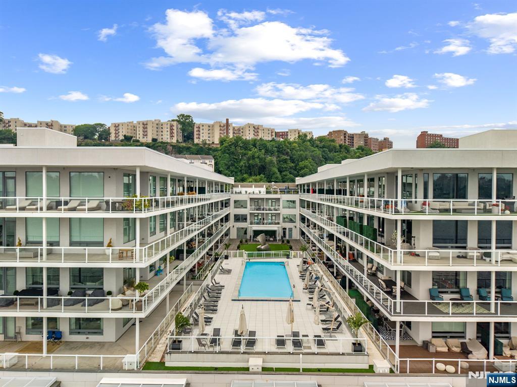 3 Somerset Lane #307