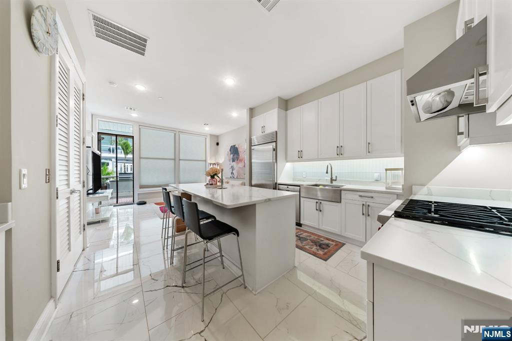 3 Somerset Lane #307
