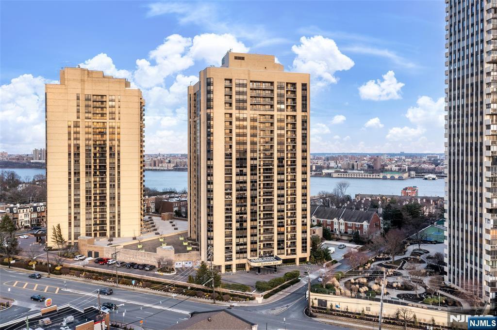 800 Palisade Avenue 1804