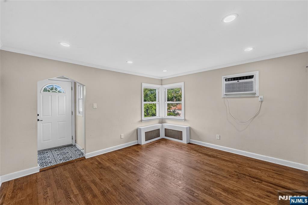 427 Kennedy Drive - Photo 3