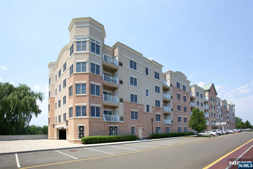 2107 Windsor Park Court #107