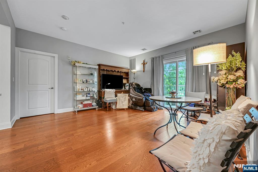 2107 Windsor Park Court #107
