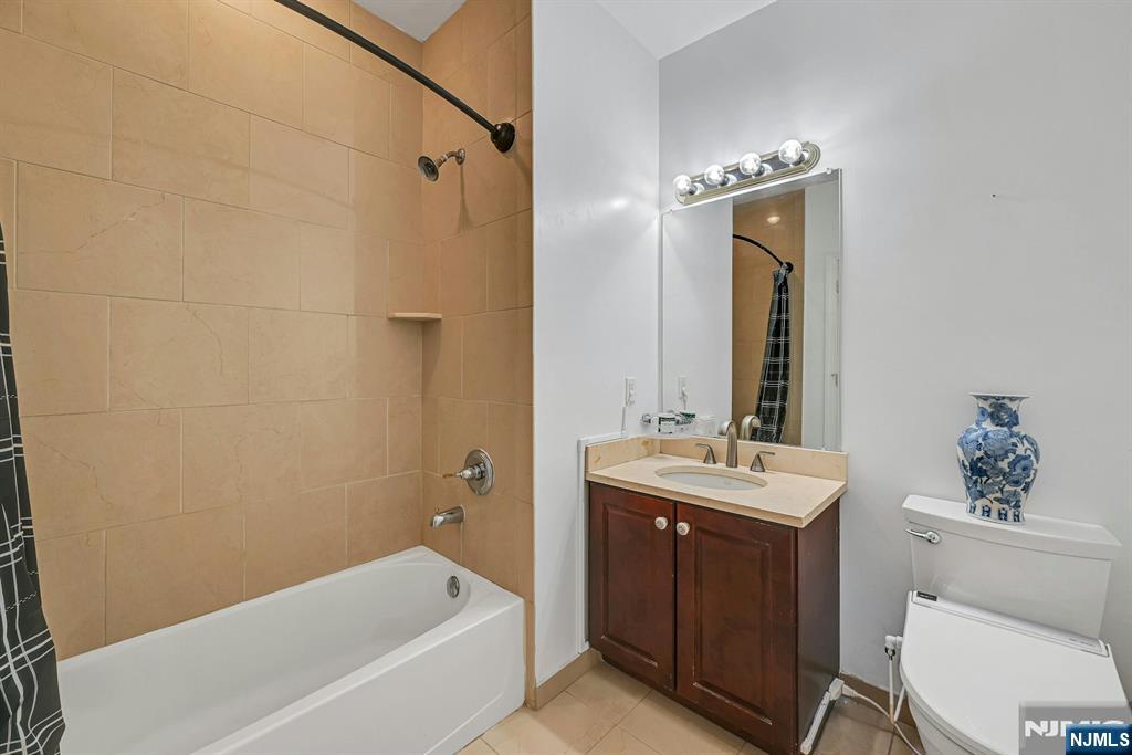 2107 Windsor Park Court #107