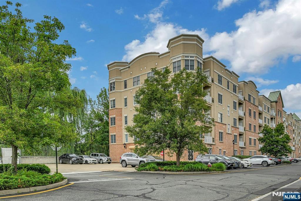 2107 Windsor Park Court #107