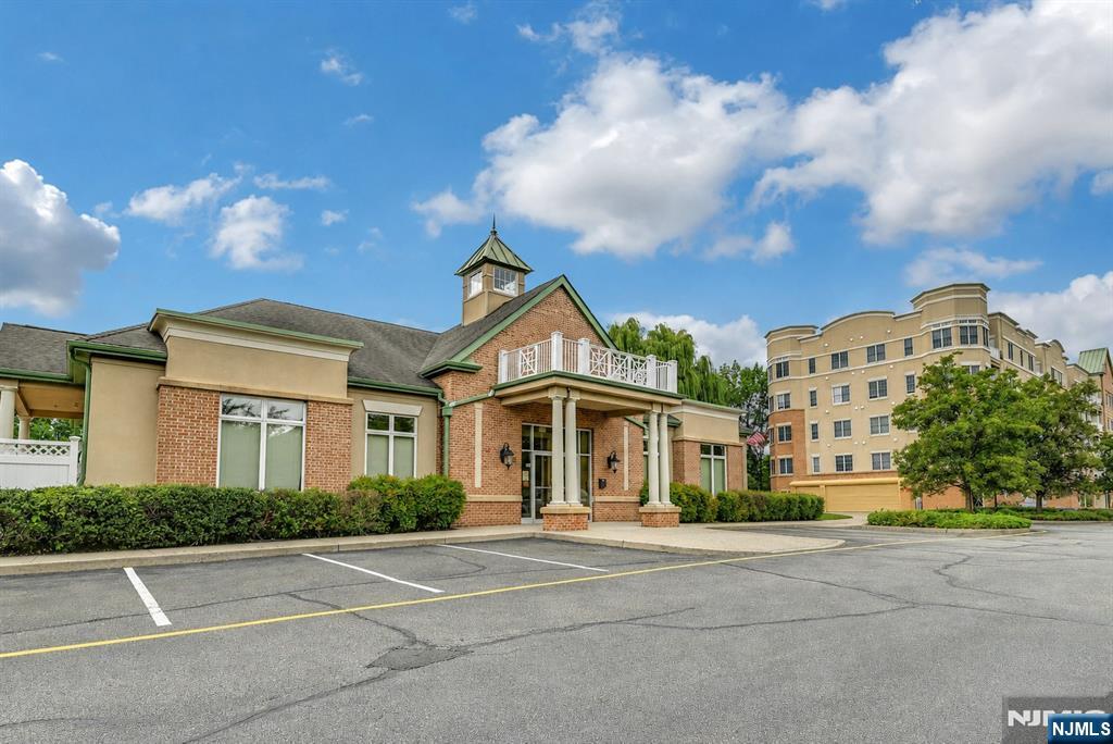 2107 Windsor Park Court #107