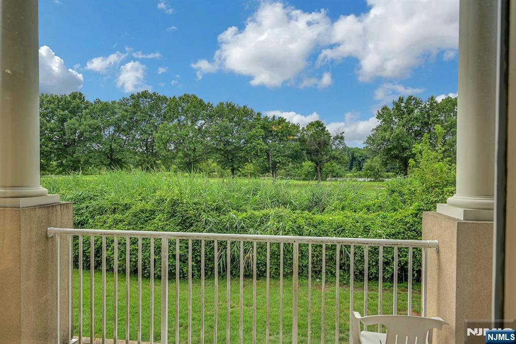 2107 Windsor Park Ct #107, Englewood, NJ 07631