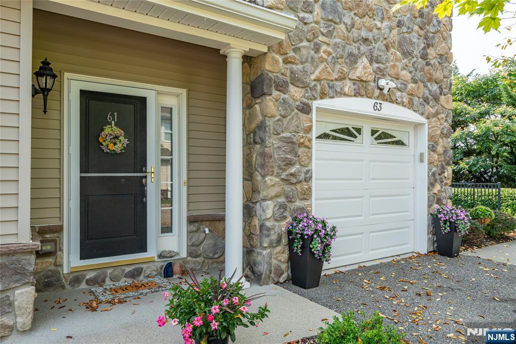 63 Red Oak Court - Photo 2