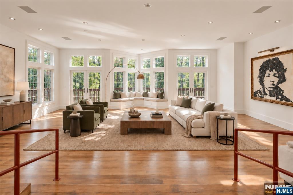 7 Charney Place — photo 11