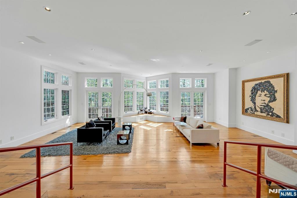 7 Charney Place — photo 12
