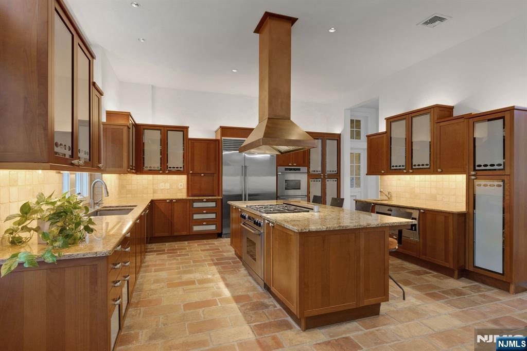 7 Charney Place — photo 15