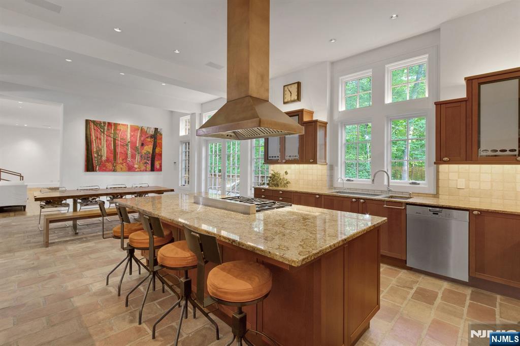 7 Charney Place — photo 17