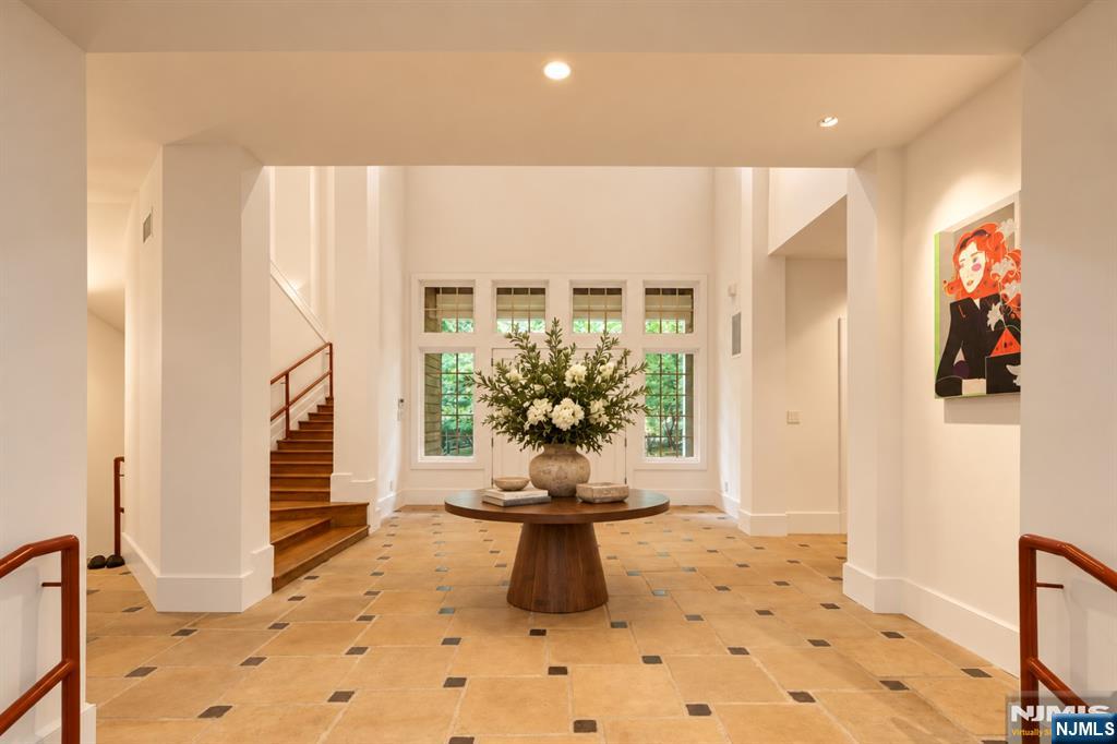 7 Charney Place — photo 8